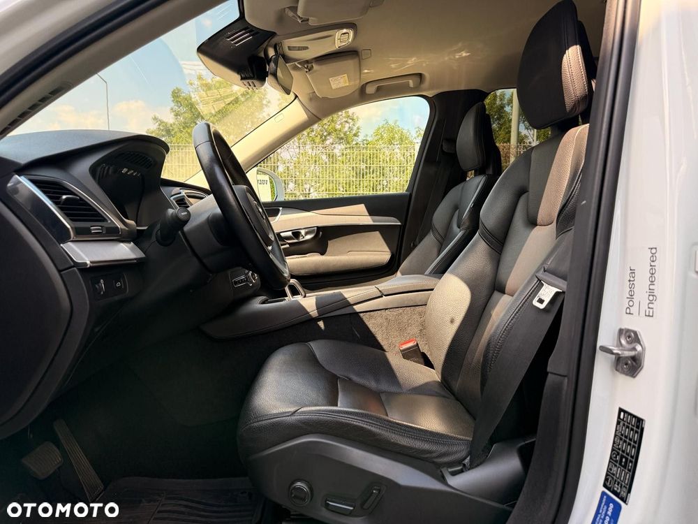 Volvo XC 90 - 30