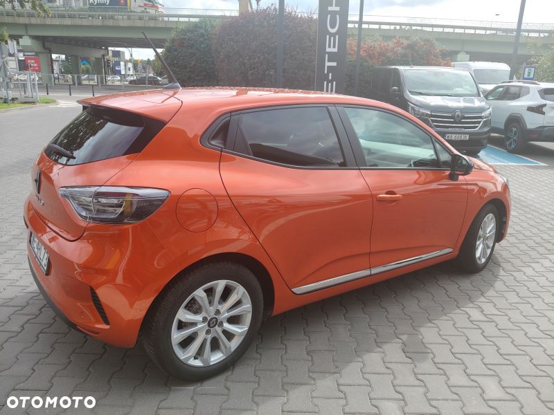 Renault Clio - 11