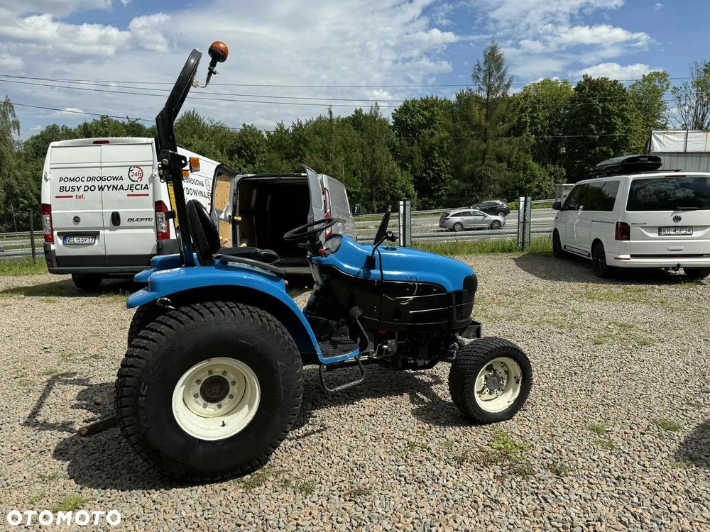 New Holland TC - 17
