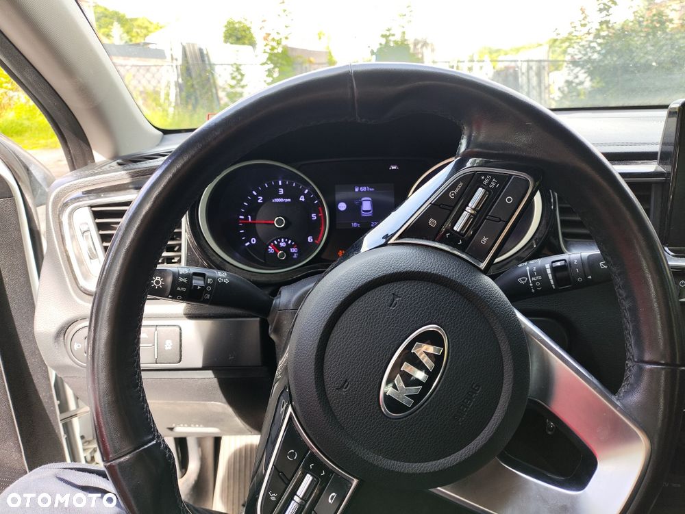 Kia Ceed - 8
