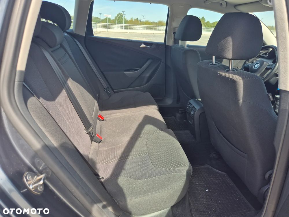 Volkswagen Passat 2.0 TDI Comfortline - 9