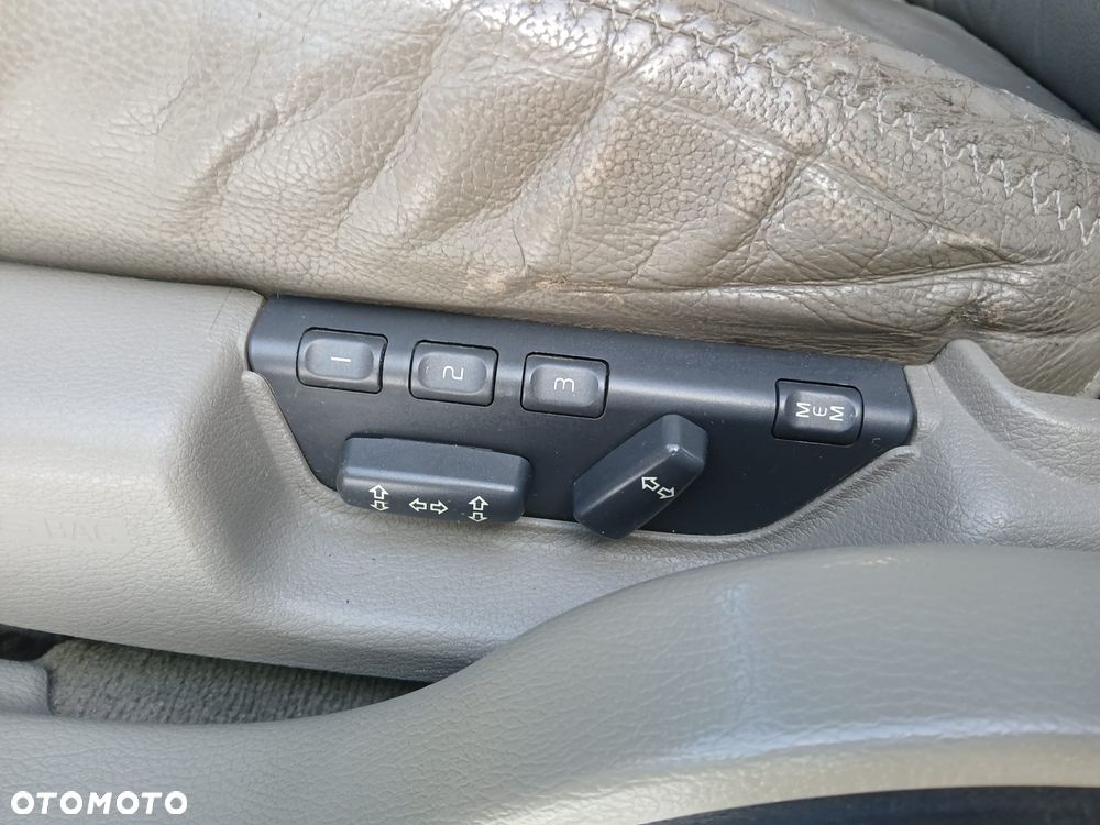 Volvo XC 70 - 12