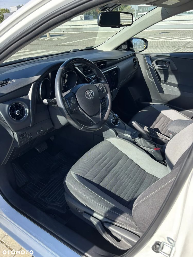 Toyota Auris Hybrid 135 Comfort - 16