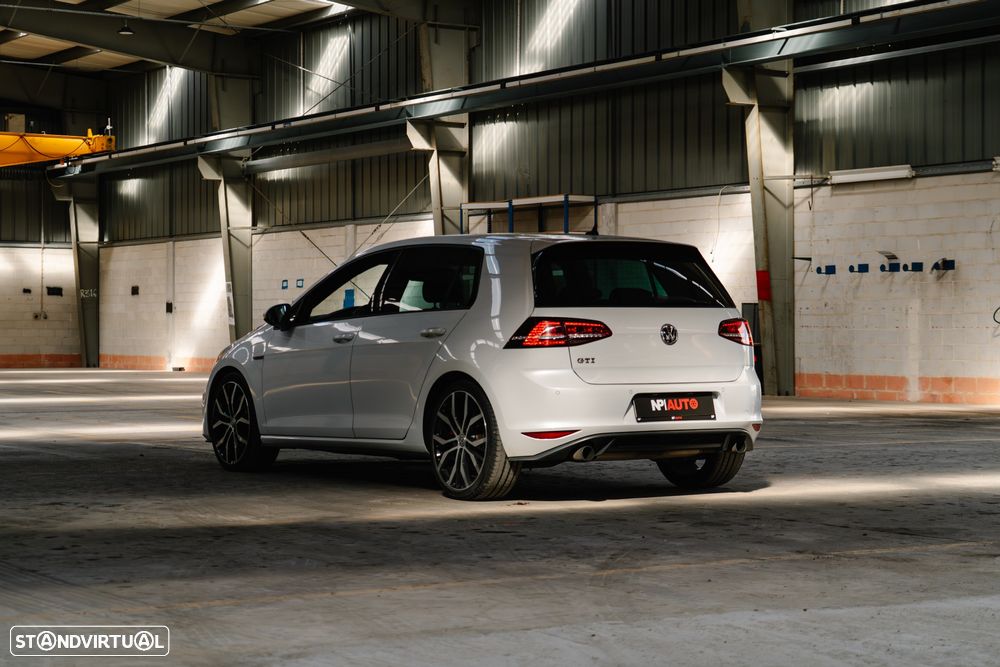 VW Golf GTI Performance BlueMotion DSG - 10