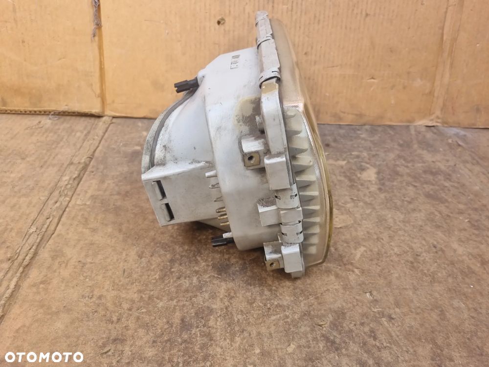 MERCEDES W123 LAMPA PRAWA - 3