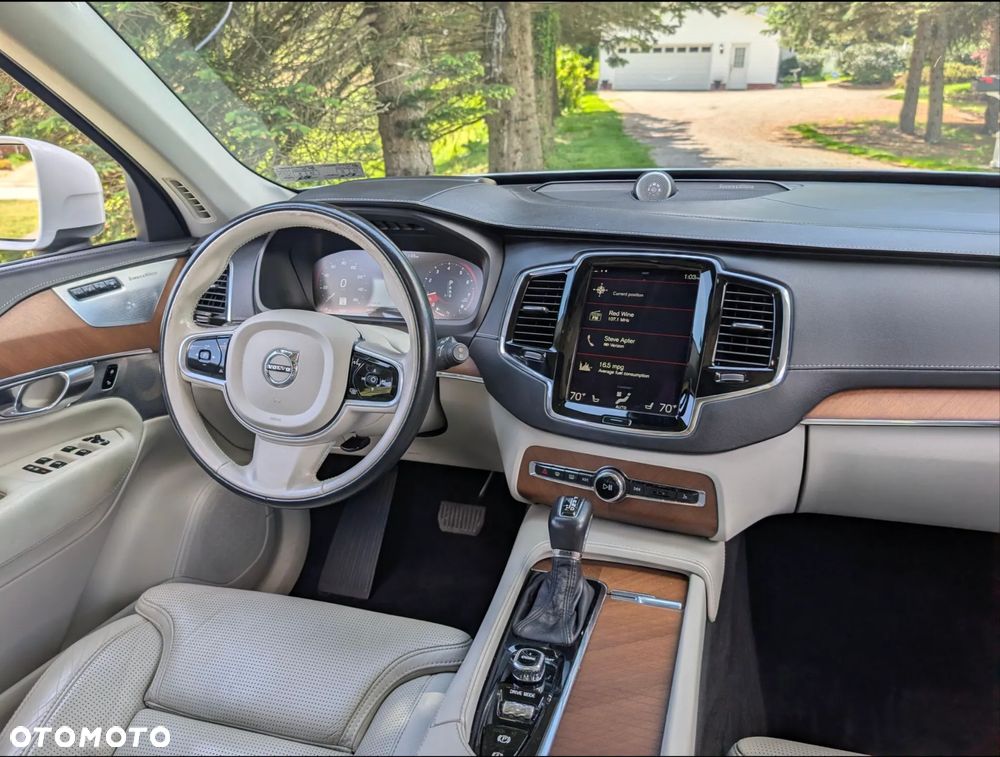 Volvo XC 90 - 25