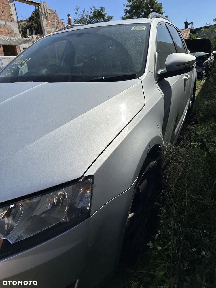 SKODA OCTAVIA III 2015 BŁOTNIK lewy/prawy LA7W - 2