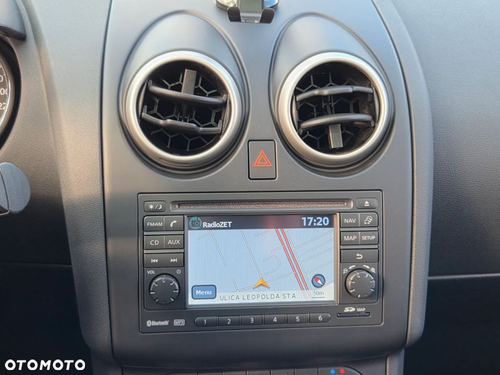 Nissan Qashqai 2.0 4x4 Tekna Premium - 24