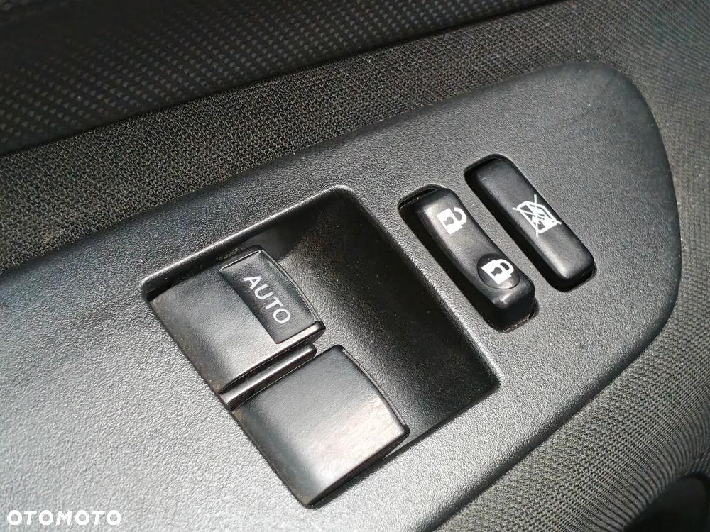 Toyota Auris 2.0 D-4D Premium - 21