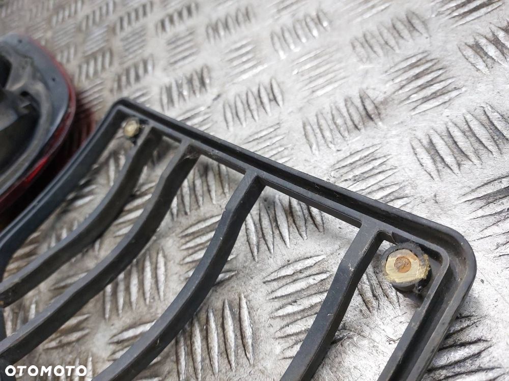 LAMPA LEWY TYŁ + PRAWY TYŁ KRATKI OSŁONY LAND ROVER FREELANDER I - 8