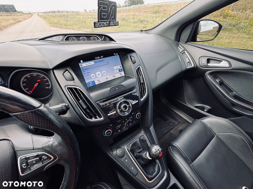 Ford Focus 2.0 EcoBoost ST mit Leder-Sport-Paket - 13
