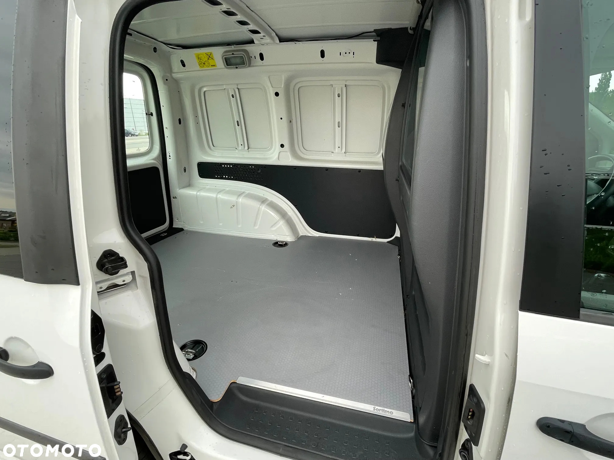 Volkswagen Caddy - 18