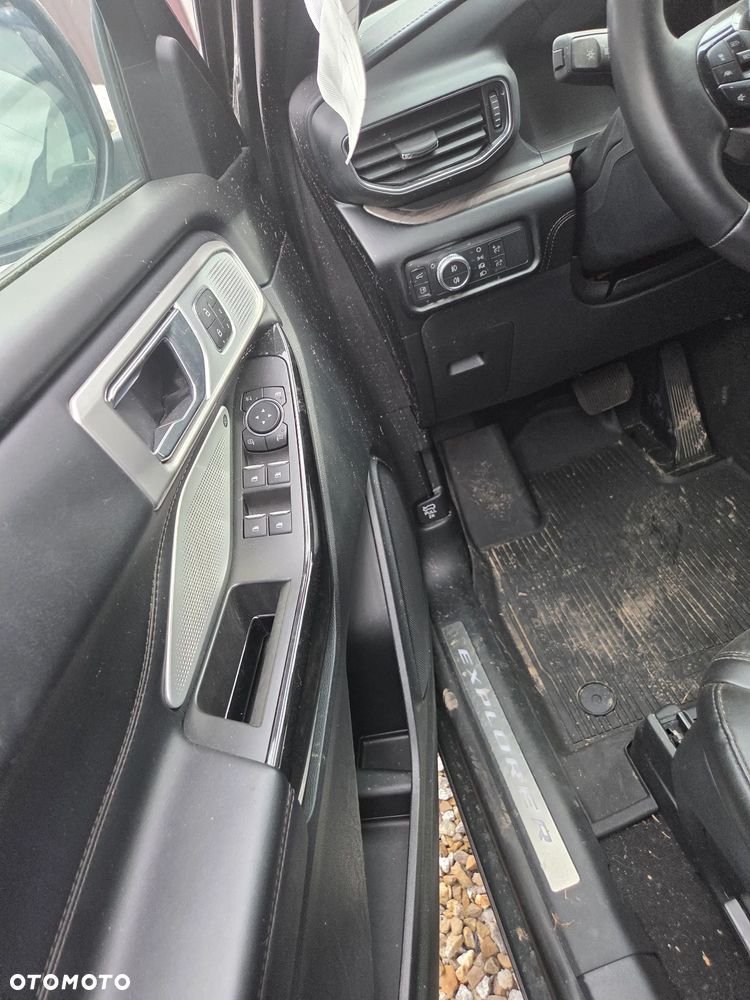 Ford Explorer EcoBoost Plug-in Hybrid ST-LINE - 6