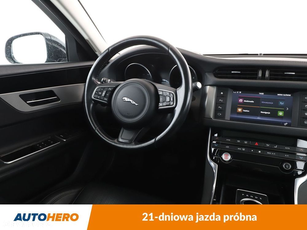 Jaguar XF - 14
