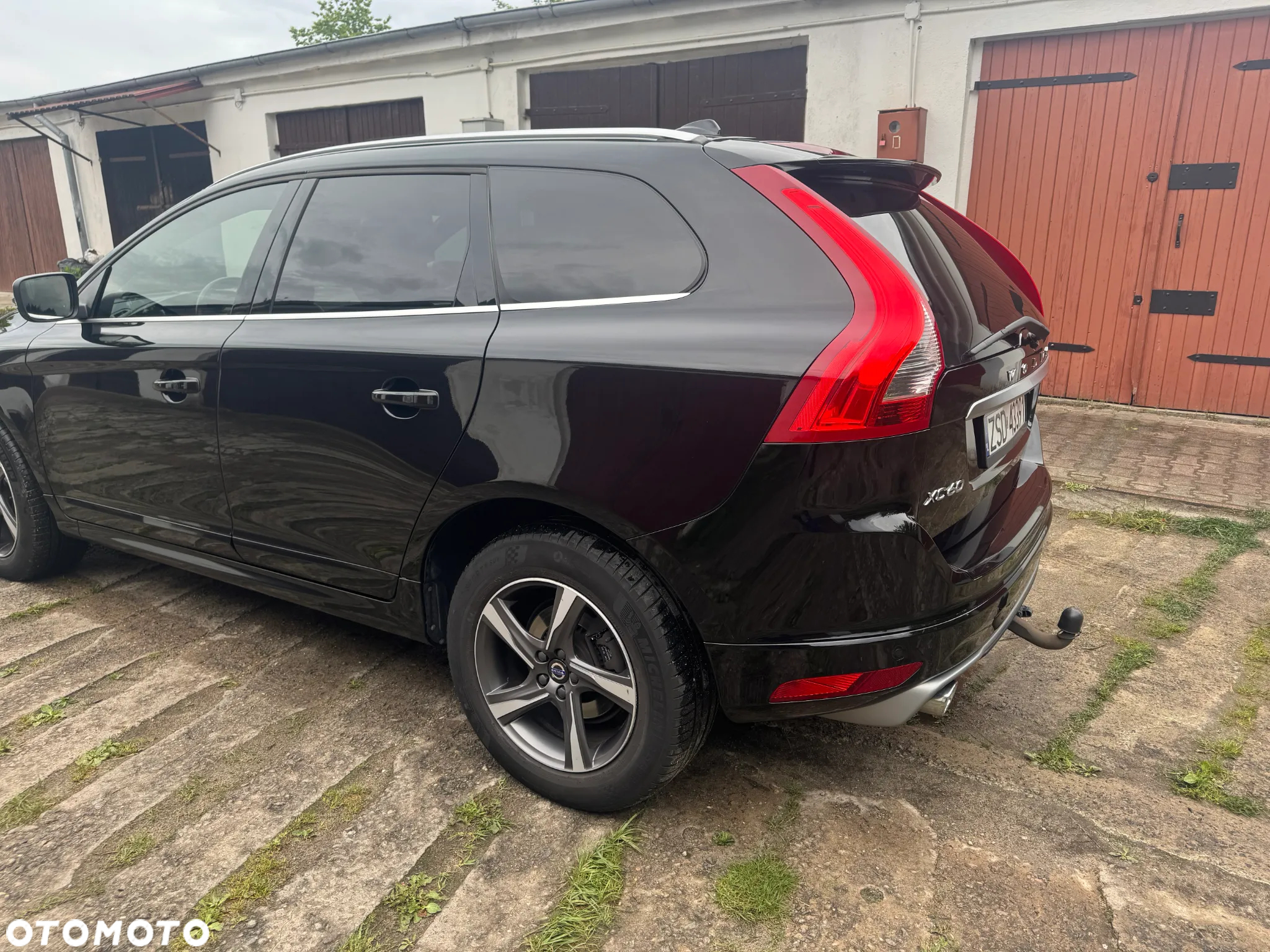 Volvo XC 60 D5 AWD R-Design Momentum - 5