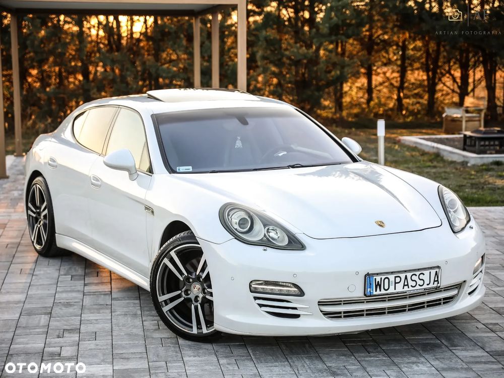 Porsche Panamera 2011 photo 2