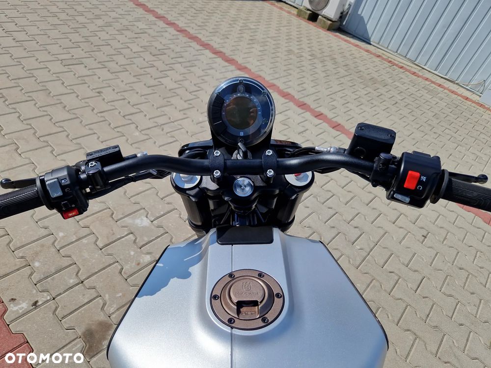 Husqvarna Vitpilen - 33