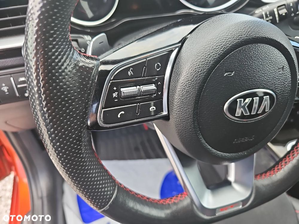 Kia ProCeed 1.6 T-GDI GT DCT - 17