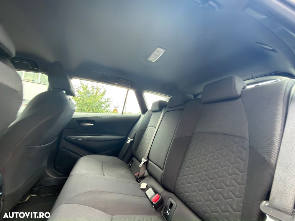 Toyota Corolla 1.8 HSD Business - 17