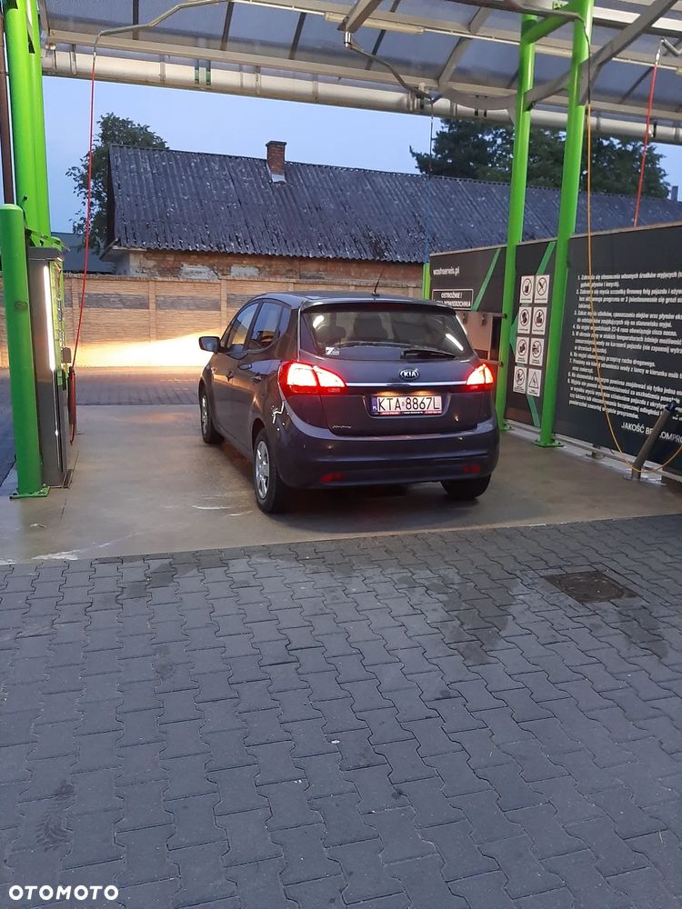 Kia Venga 1.6 L - 9
