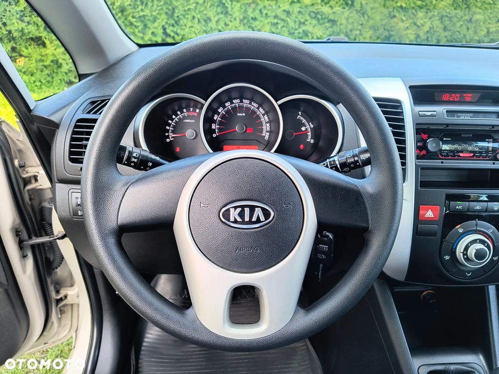 Kia Venga - 15