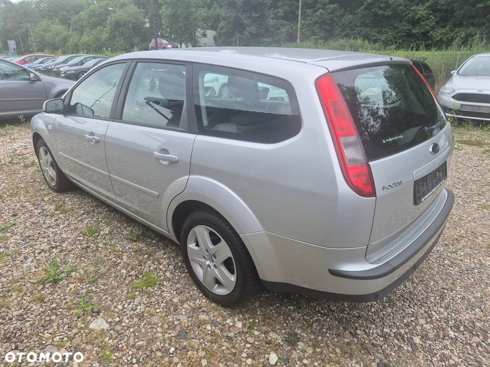 Ford Focus 1.6 16V Ambiente - 8