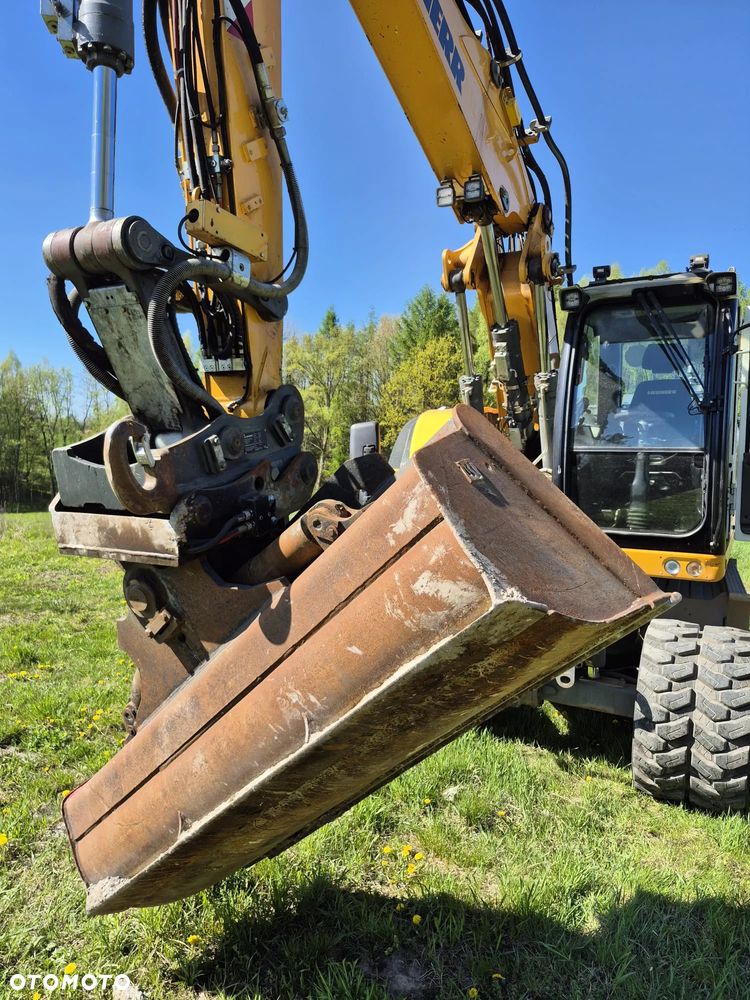 Liebherr A914 - 18