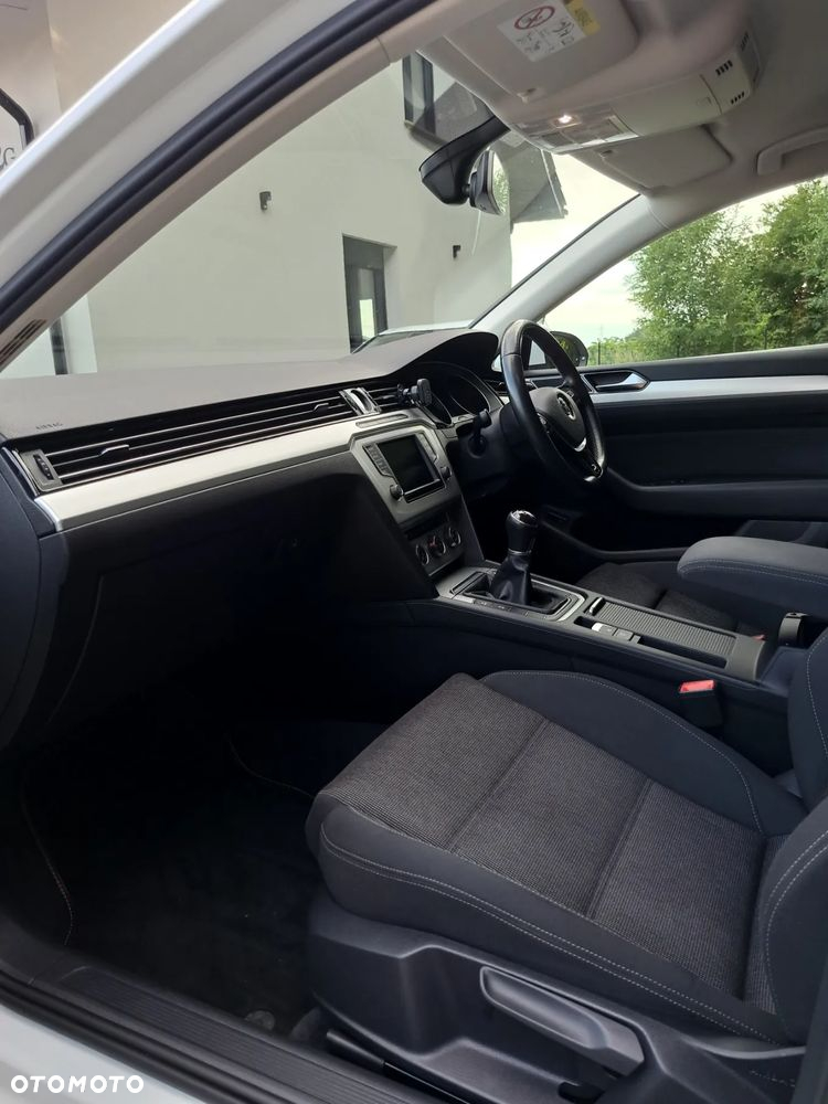 Volkswagen Passat - 9