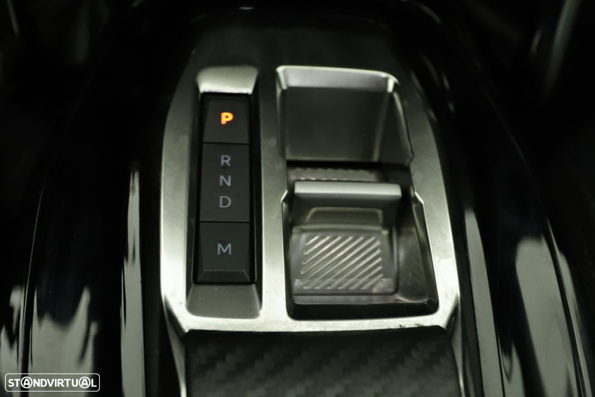 Peugeot 2008 1.2 PureTech GT EAT8 - 15