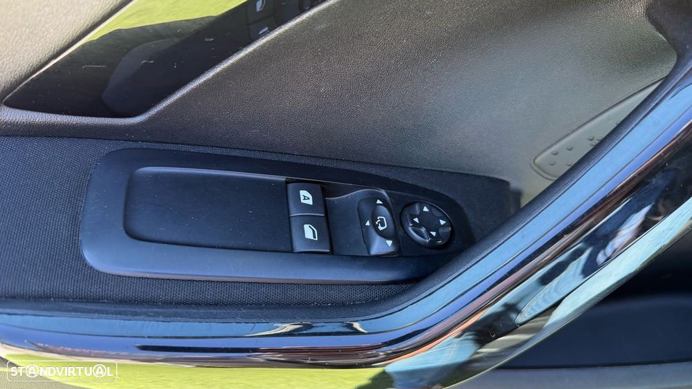 Peugeot 208 1.5 BlueHDi Signature - 41