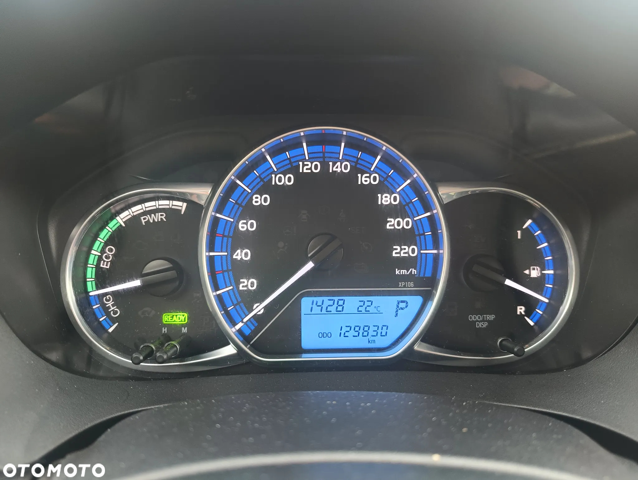Toyota Yaris Hybrid 100 Premium - 22