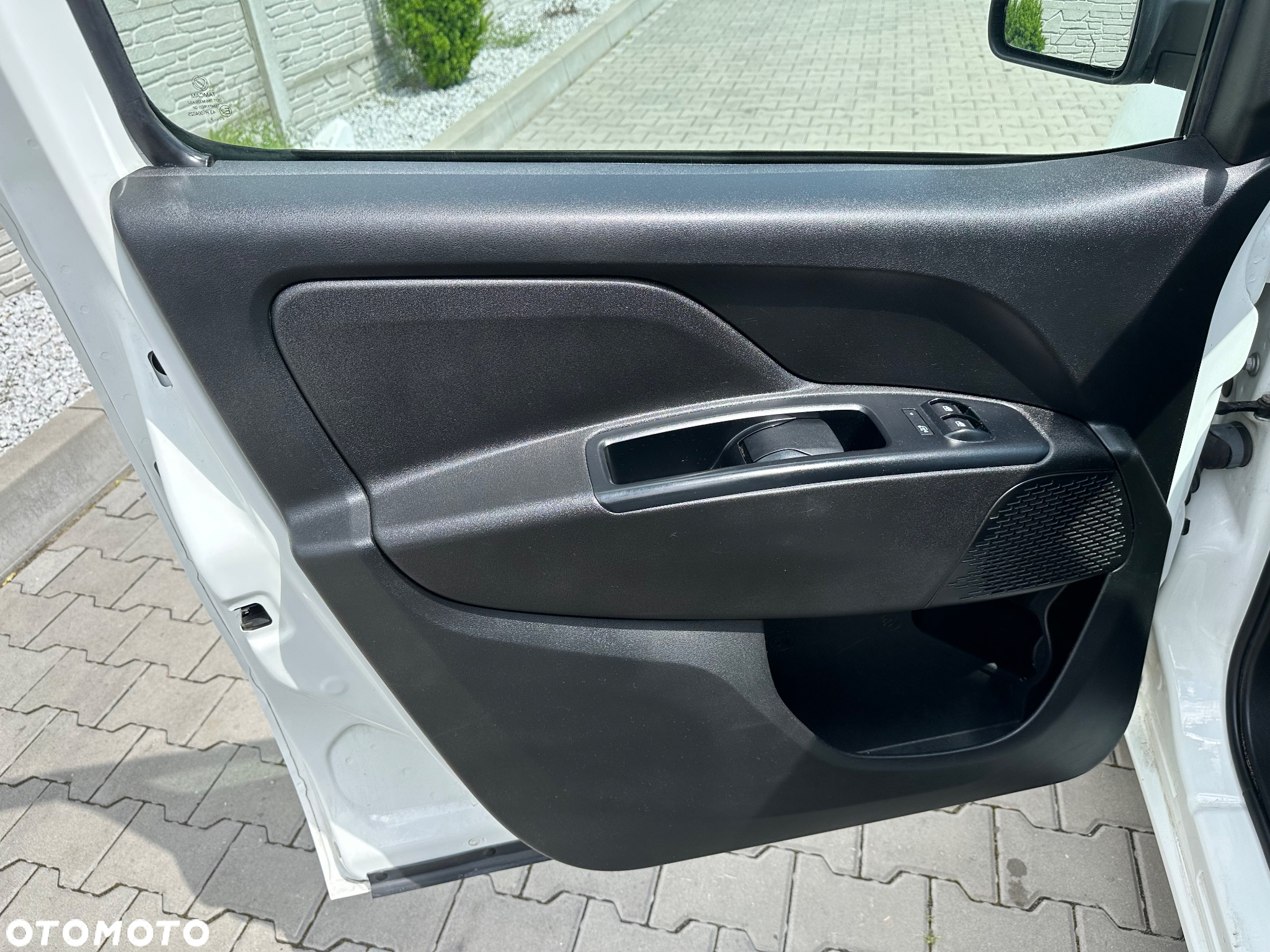 Fiat DOBLO 1.6  105 KM klima Navi - 9