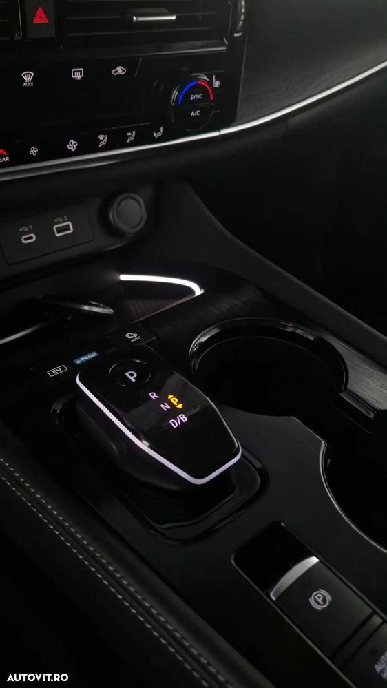 Nissan X-Trail e4ORCE 5 locuri Tekna - 8