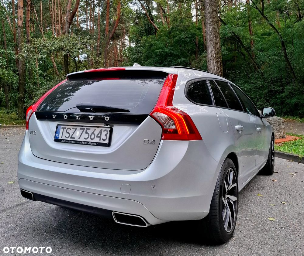 Volvo V60 D4 Momentum - 11