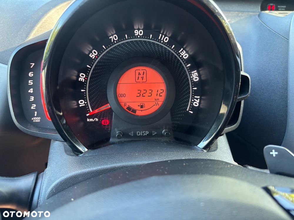 Toyota Aygo x.shift x-play connect - 10