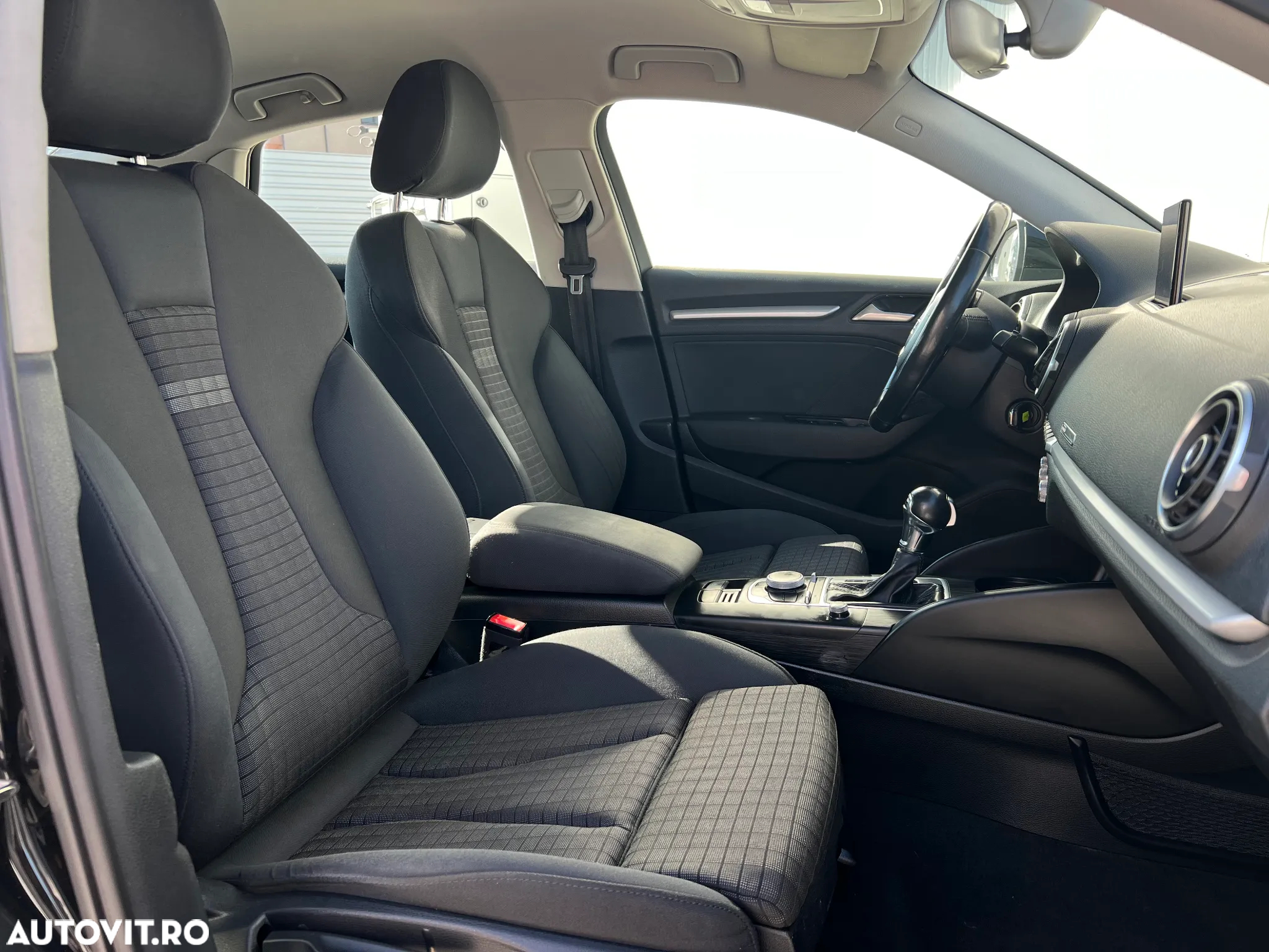Audi A3 Sportback 1.6 TDI clean Stronic Ambiente - 9