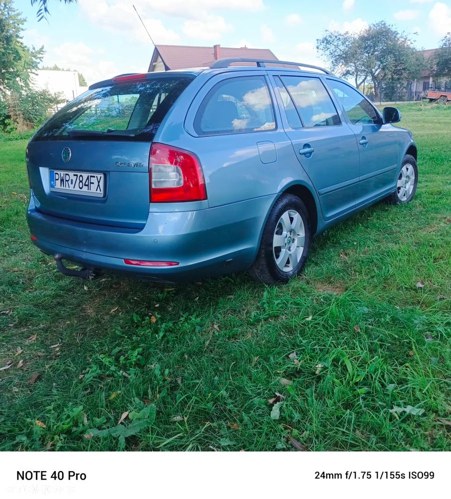 Skoda Octavia 1.6 Ambiente - 8