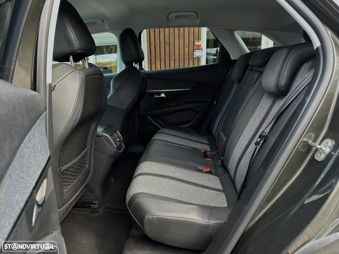 Peugeot 3008 1.5 BlueHDi Allure - 28