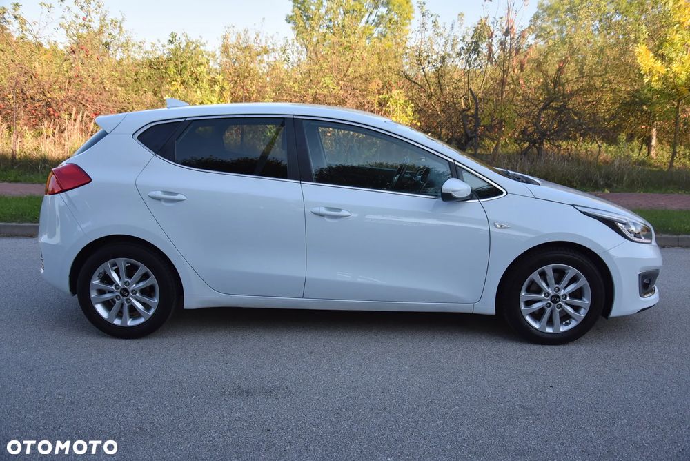 Kia Ceed 1.4 CVVT Dream-Team Edition - 12