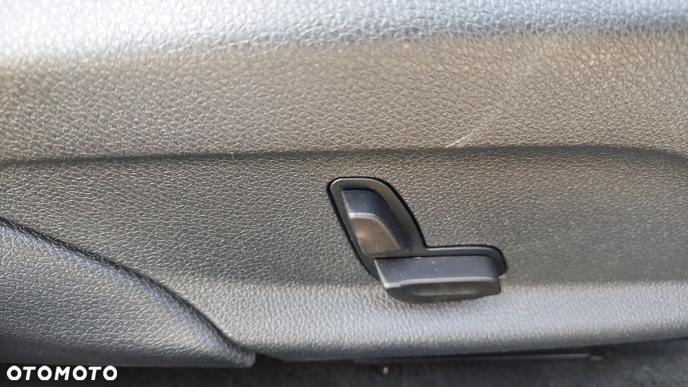 Mercedes-Benz Klasa C 180 (BlueTEC) d 7G-TRONIC AMG Line - 11