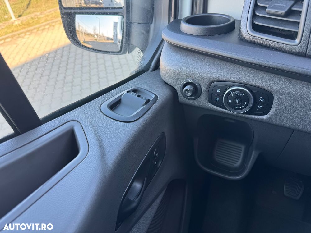Ford Transit 350 2.0 EcoBlue 130 CP L3H2 Kombi FWD Trend - 16