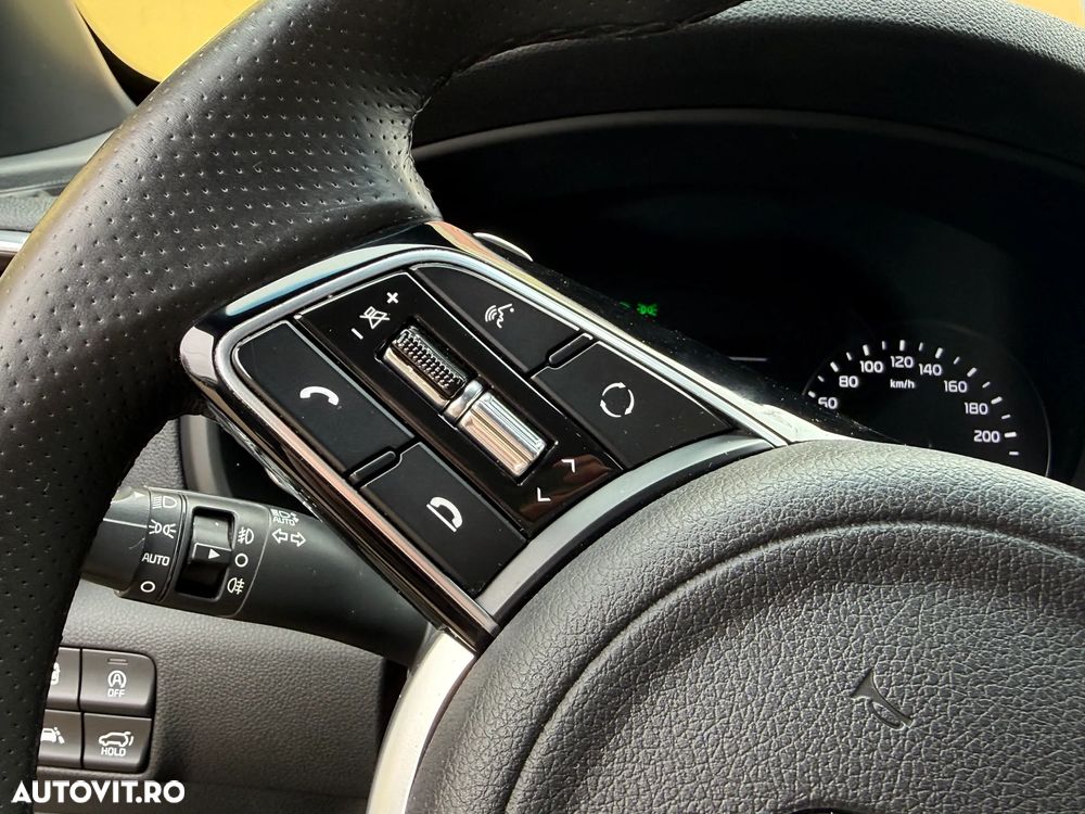 Kia Sportage 2.0 CRDI AWD Eco-Dynamics+ (48V M-H) Aut. GT LINE - 13