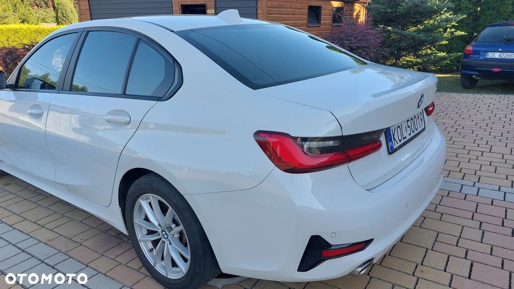 BMW Seria 3 330e - 4