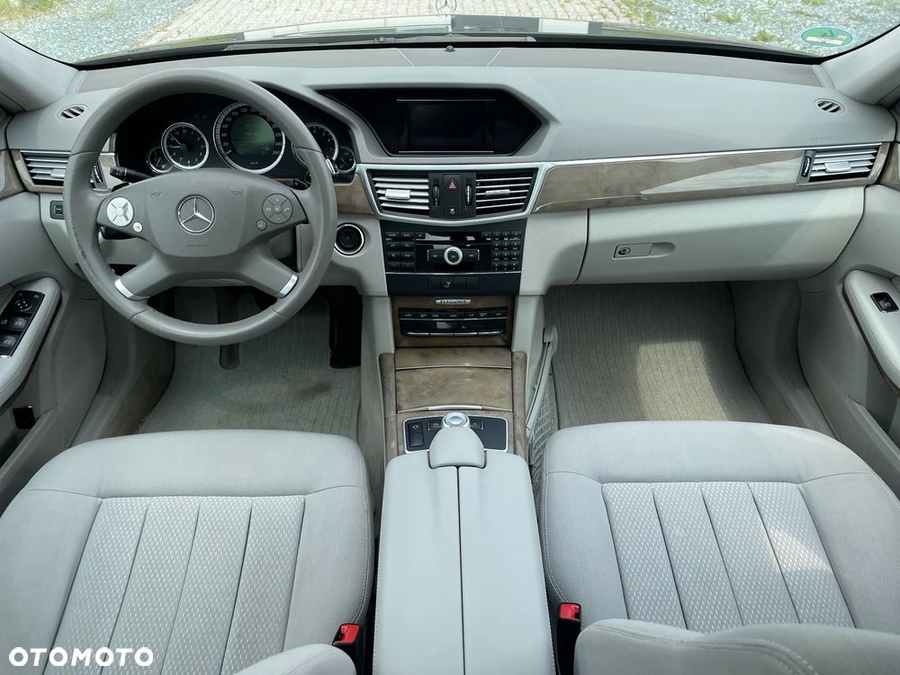 Mercedes-Benz Klasa E 350 CGI 7G-TRONIC Elegance - 8