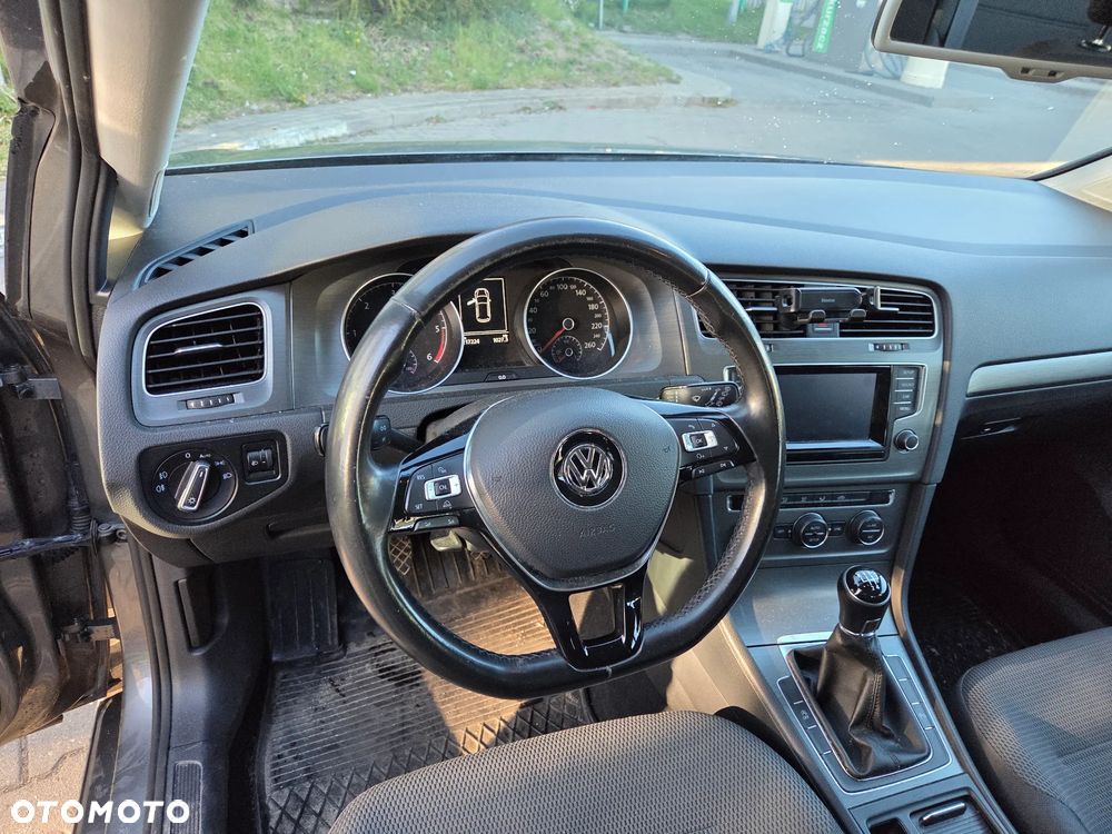 Volkswagen Golf 1.6 TDI DPF BlueMotion - 11