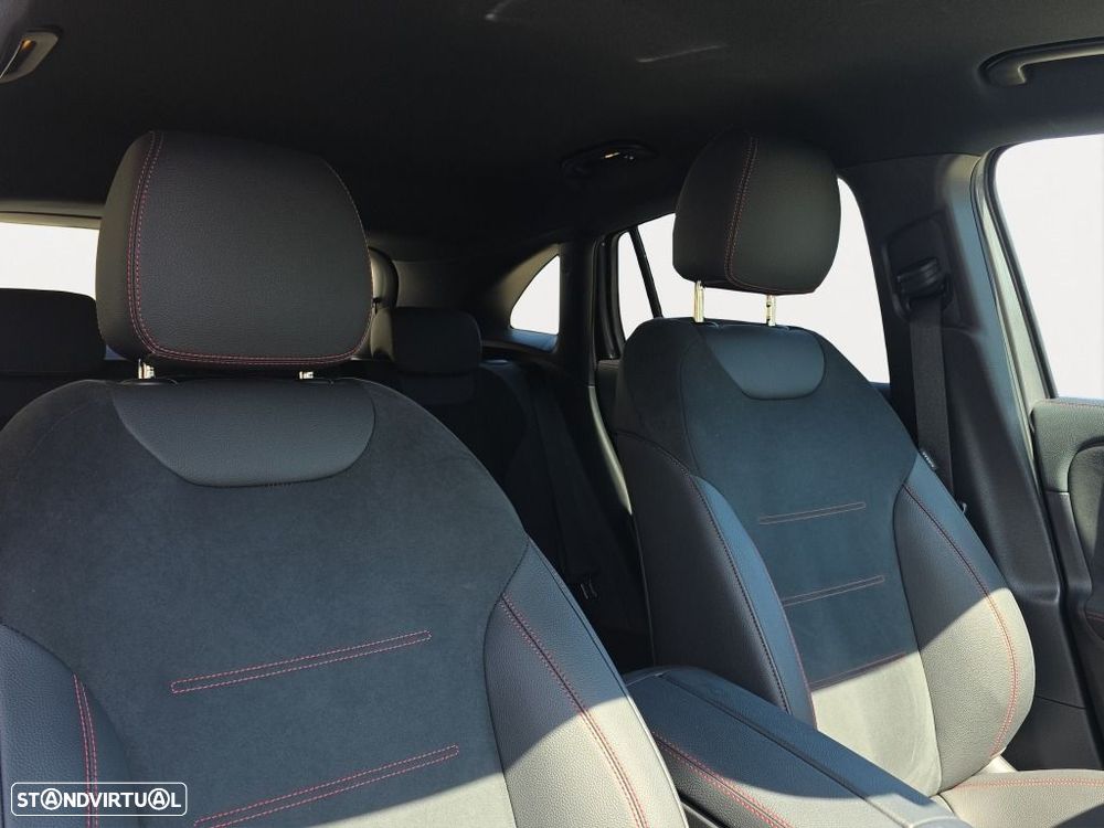 Mercedes-Benz GLA 200 - 14