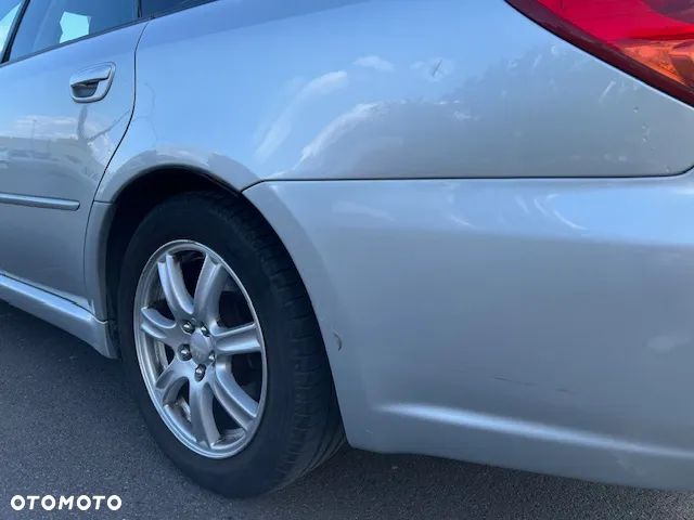 Subaru Legacy Kombi 2.0 4WD - 5