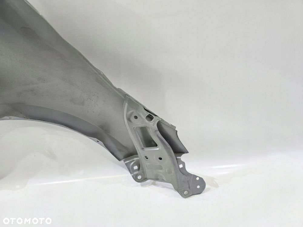 BŁOTNIK PRZÓD LEWY TOYOTA COROLLA E21 19r HB KOMBI - 6