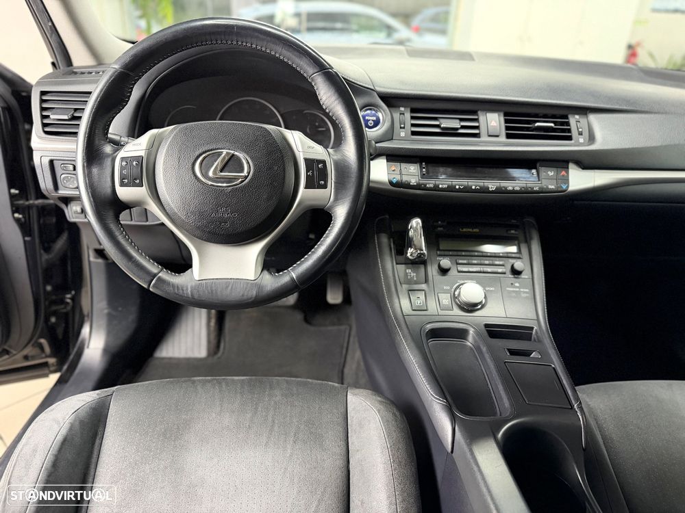 Lexus CT 200h 09 P.Dynamic - 17