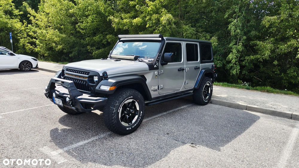 Jeep Wrangler - 21